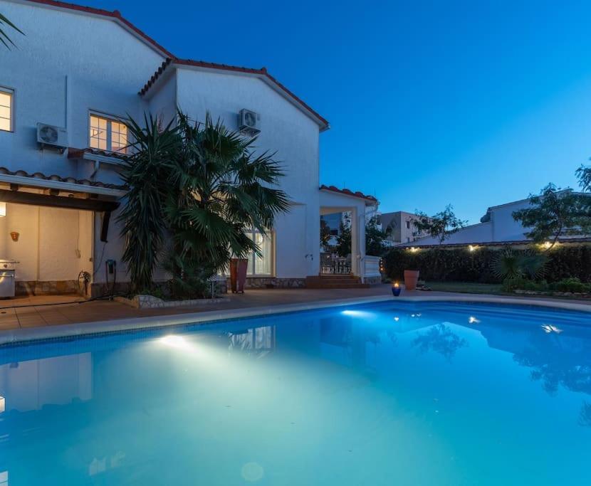 Sm21-Gran Casa De Vacaciones En La Playa, 4 Habitaciones, Climatizada, Piscina, Barbacoa Y Wifi Empuriabrava Kültér fotó