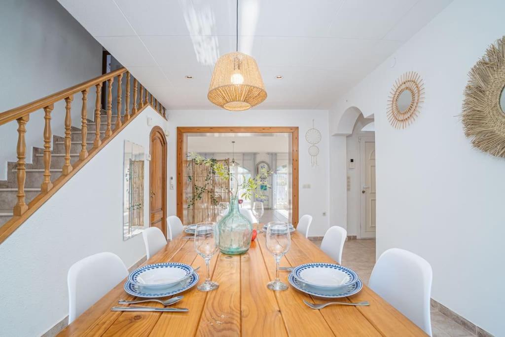 Sm21-Gran Casa De Vacaciones En La Playa, 4 Habitaciones, Climatizada, Piscina, Barbacoa Y Wifi Empuriabrava Kültér fotó