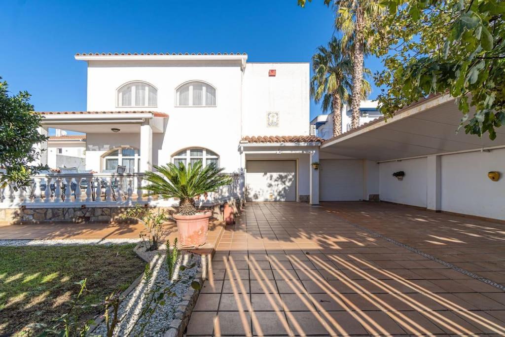 Sm21-Gran Casa De Vacaciones En La Playa, 4 Habitaciones, Climatizada, Piscina, Barbacoa Y Wifi Empuriabrava Kültér fotó