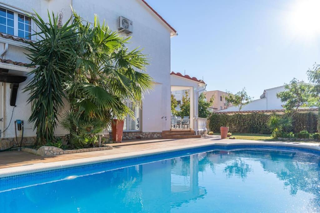 Sm21-Gran Casa De Vacaciones En La Playa, 4 Habitaciones, Climatizada, Piscina, Barbacoa Y Wifi Empuriabrava Kültér fotó