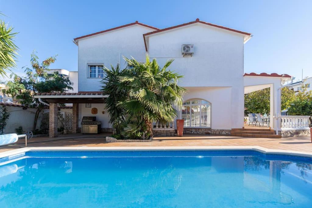 Sm21-Gran Casa De Vacaciones En La Playa, 4 Habitaciones, Climatizada, Piscina, Barbacoa Y Wifi Empuriabrava Kültér fotó