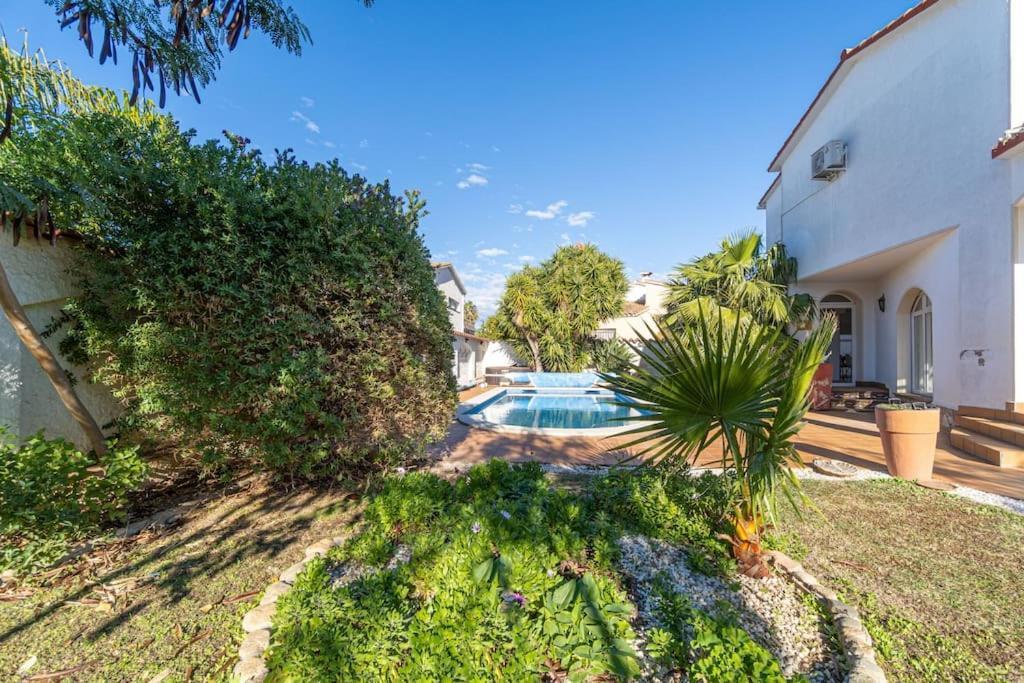 Sm21-Gran Casa De Vacaciones En La Playa, 4 Habitaciones, Climatizada, Piscina, Barbacoa Y Wifi Empuriabrava Kültér fotó